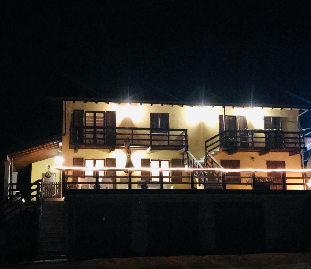Bb10 Oasi Guest House Arona Luaran gambar